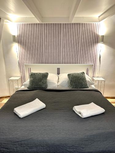 Elly Modern Oldtown Apartments