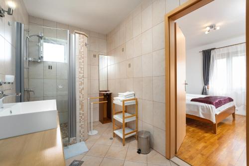 Kúpeľňa v ubytovaní Funtana Apartments Budinjaš