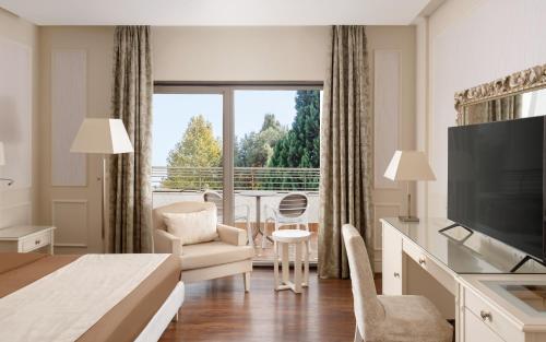 TV a/nebo společenská místnost v ubytování Garabagh Resort & Spa Naftalan