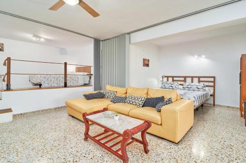 Χώρος καθιστικού στο Calm Bungalow