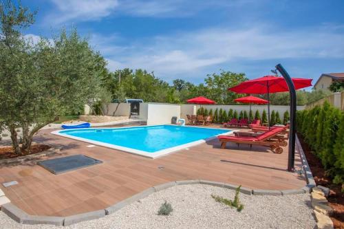 Ferienwohnung Birikina 5 Mit Pool