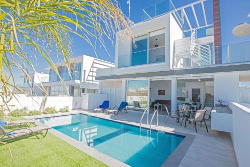 Fotografie z fotogalerie ubytování Protaras Olivine Villa Mit Pool Und Einem Dachgarten v destinaci Protaras
