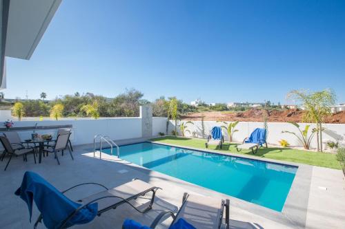 Fotografie z fotogalerie ubytování Protaras Olivine Villa Mit Pool Und Einem Dachgarten v destinaci Protaras