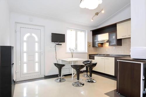 Gallery image of Ferienapartment Mit Balkon Für Fünf Personen in Gornji Karin