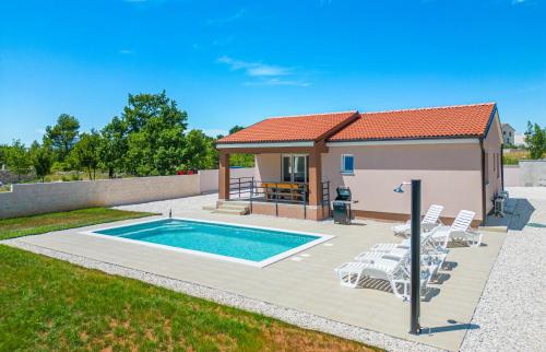 Bazén v ubytování Villa Stocozzi nebo v jeho okolí