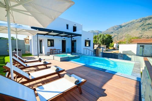 Πισίνα στο ή κοντά στο Haus In Kavallos Mit Privatem Pool Und Panoramablick