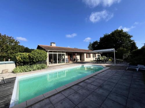 Résidence 104-grayan Et L Hopital - 104 - Agréable villa avec piscine dans un quartier calme MAE-6111