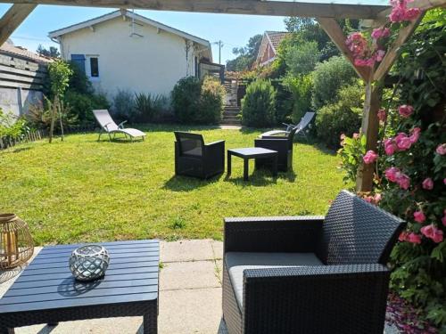 Photo de la galerie de l'établissement Résidence 025-soulac Sur Mer - 025 - Agréable maison avec jardin sans vis à vis MAE-2301, à Soulac-sur-Mer