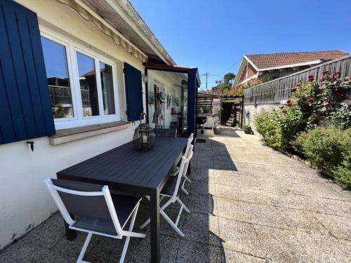 Photo de la galerie de l'établissement Résidence 025-soulac Sur Mer - 025 - Agréable maison avec jardin sans vis à vis MAE-2301, à Soulac-sur-Mer