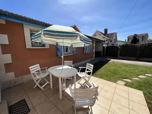 Photo de la galerie de l'établissement Résidence 041-soulac Sur Mer - 041 - Villa Soulacaise à deux pas du centre ville MAE-2331, à Soulac-sur-Mer