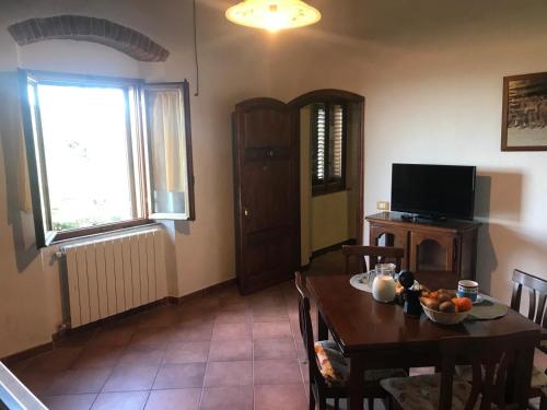 Φωτογραφία από το άλμπουμ του Casolare con piscina 2 σε Nibbiaia