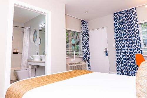 Koupelna v ubytování Oceanside Hotel and Suites