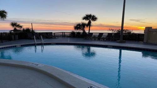 Sunbird Resort 8th Floor Sunsets - by Sunbird Rentals photo 5