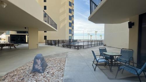 Sunbird Resort 8th Floor Sunsets - by Sunbird Rentals photo 17