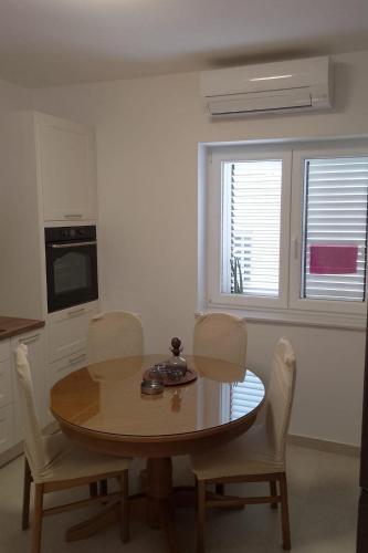 Apartments by the sea Rogoznica - 23767