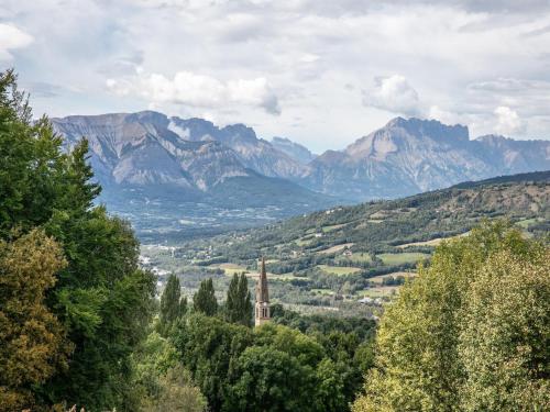 Photo de la galerie de l'établissement Apartment in French Alps with Scenic Views, à Saint-Léger-les-Mélèzes