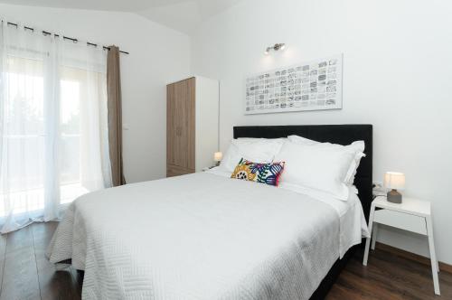Family friendly house with a swimming pool Plano, Trogir - 23937