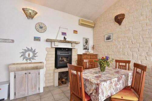 Holiday house with a parking space Cove Zarace, Hvar - 23952
