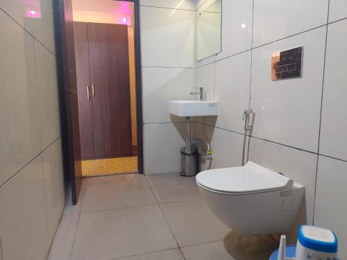 Ένα μπάνιο στο N B Sonar Bangla Hotel