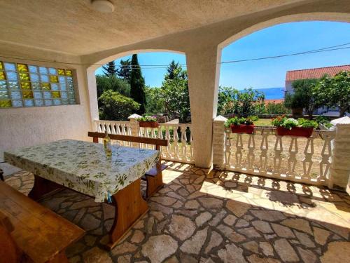 Appartement in Novi Vinodolski mit Großer Terrasse