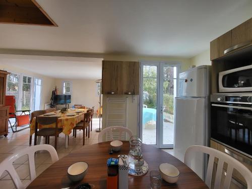 Photo de la galerie de l'établissement Maison à Saint-Brevin, 6 pers, Animaux bienvenus, Proche plage - FR-1-364-178, à Saint-Brévin-les-Pins