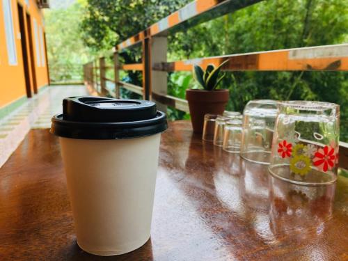 Facilități de preparat ceai și cafea la Như Quỳnh Hotel Hà Giang