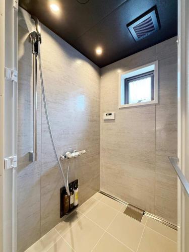 Koupelna v ubytování Reno bld - Modern 2-Story Apt Near Peace Park Sleeps 10