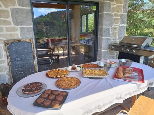 Φαγητό σε αυτή η παραθεριστική κατοικία ή κάπου εκεί κοντά
