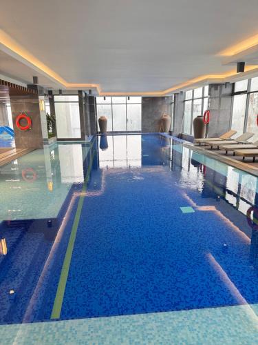 Πισίνα στο ή κοντά στο Masteries Waterfront Khánh Phong Homestay