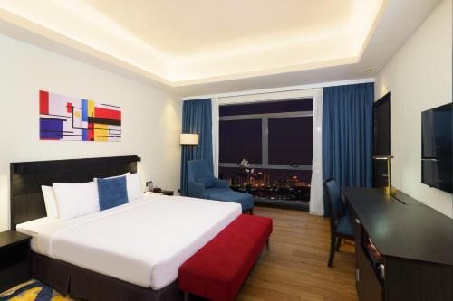 TV a/nebo společenská místnost v ubytování Bespoke Hotel Puchong