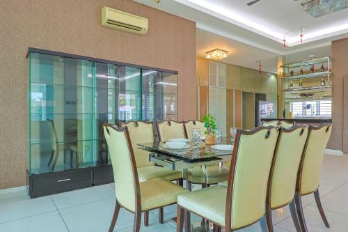 Gambar di galeri bagi Serene Pool Villa -Luxury Stay with Relaxing Vibes -Clover Home di Kajang