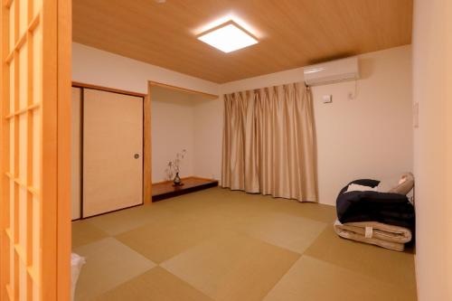 Foto sihtkohas Hakone asuva majutusasutuse 箱根温泉別邸白鷺 天然温泉 個室サウナ癒しの貸切宿 箱根の絶景と共に最大8名宿泊可 galeriist