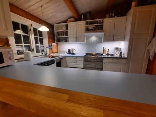 Η κουζίνα ή μικρή κουζίνα στο Charming Holiday Home With A Large, Lovely Garden