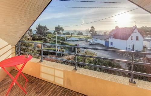 Balkoni atau teres di Amazing Home In Binic-Étables-Sur-Mer