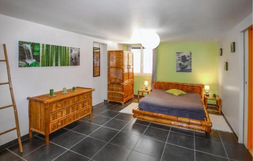 Katil atau katil-katil dalam bilik di Nice Home In Sarrians With Wifi