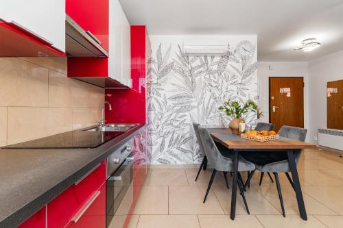 APARTAMENTY MIERZEJA - BALTIC PARK STEGNA, 33m2-57m2, 500 m od plaży