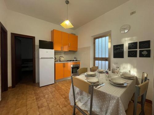 Kuchyň nebo kuchyňský kout v ubytování Casa Asmara Castiglioncello