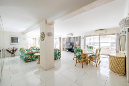 Spacieux 3 chambres BALCON, MARTINEZ -CARLTON A3B130
