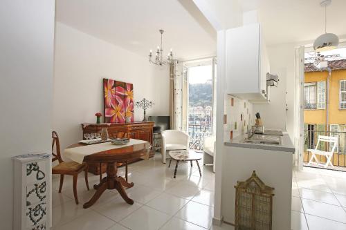 AIGUE-MARINE - Superbe appartement Vue Mer 4 personnes au Port de Nice