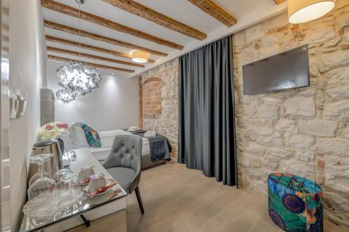 The Code Luxury Rooms