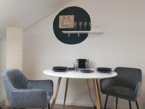 Χώρος καθιστικού στο Studio "Küssaburg-Blick" - grosse Dachterrasse - Boxspringbett - nahe Therme Bad Zurzach, CH