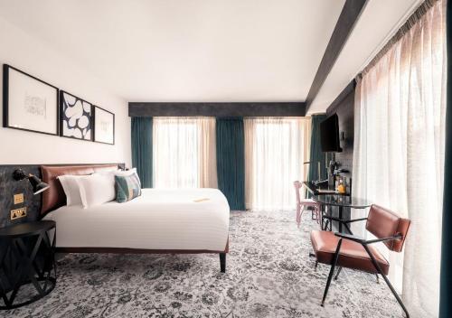 Premium Queen Room