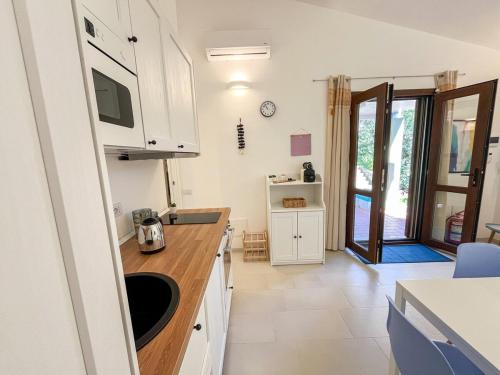 Dapur atau dapur kecil di Privacy and relax- Nice house 5 minutes from the beach