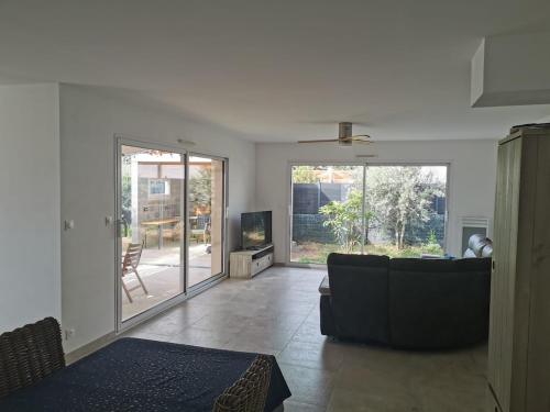 Photo de la galerie de l'établissement La terrasse des Oliviers, à Saint-Jean-de-Fos