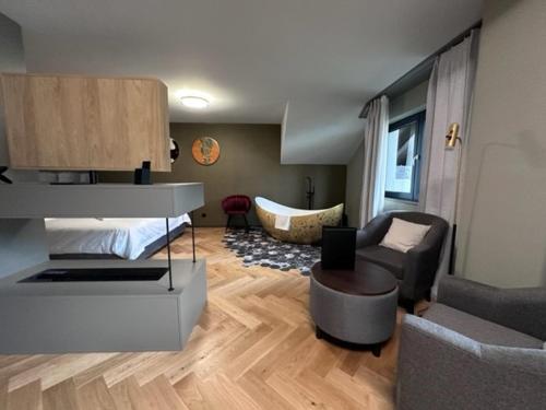 Postel nebo postele na pokoji v ubytování BERG & BERG HOTEL - Kerns Self-Check-in
