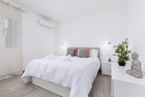 Home2Book Vibrant Apt Corralejo, Pool