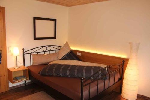 Letto o letti in una camera di Landhotel Mühle zu Gersbach