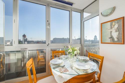 Balkón alebo terasa v ubytovaní One Bedroom Apartment with Balcony in Poznan by Noclegi Renters