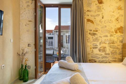 Othonas Concept Suites