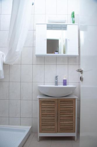 Apanemia Apartment